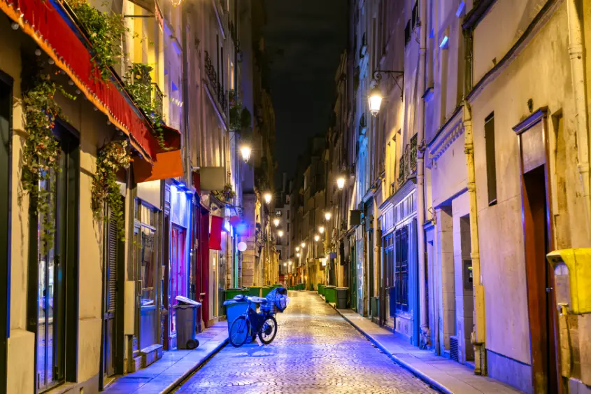 Mexico City street food vendor serving tacos in Roma Norte neighborhood